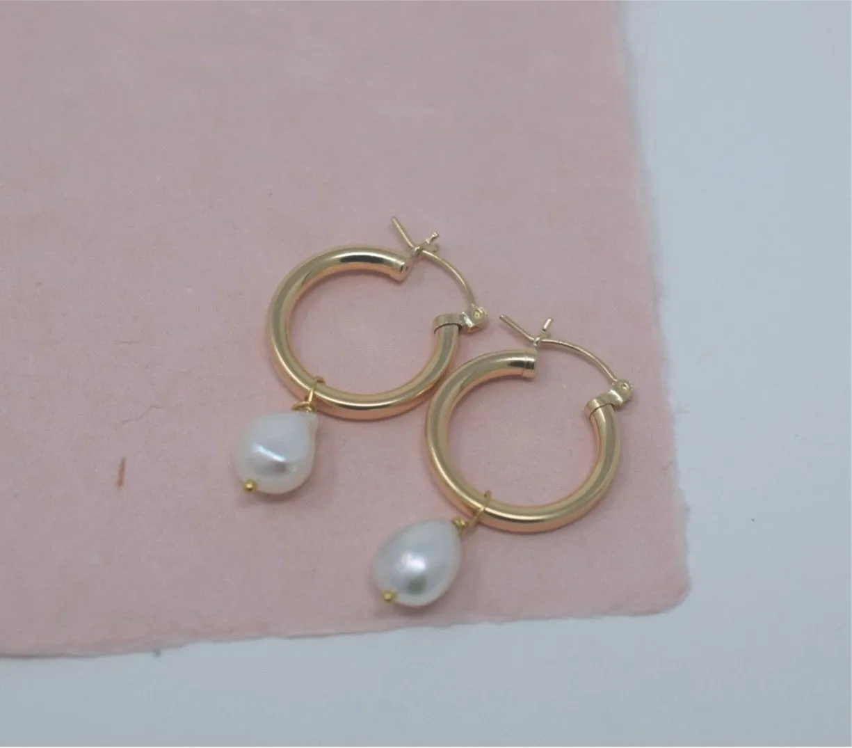 Baroque Pearl Gold Hoop Earrings (detachable pearls)