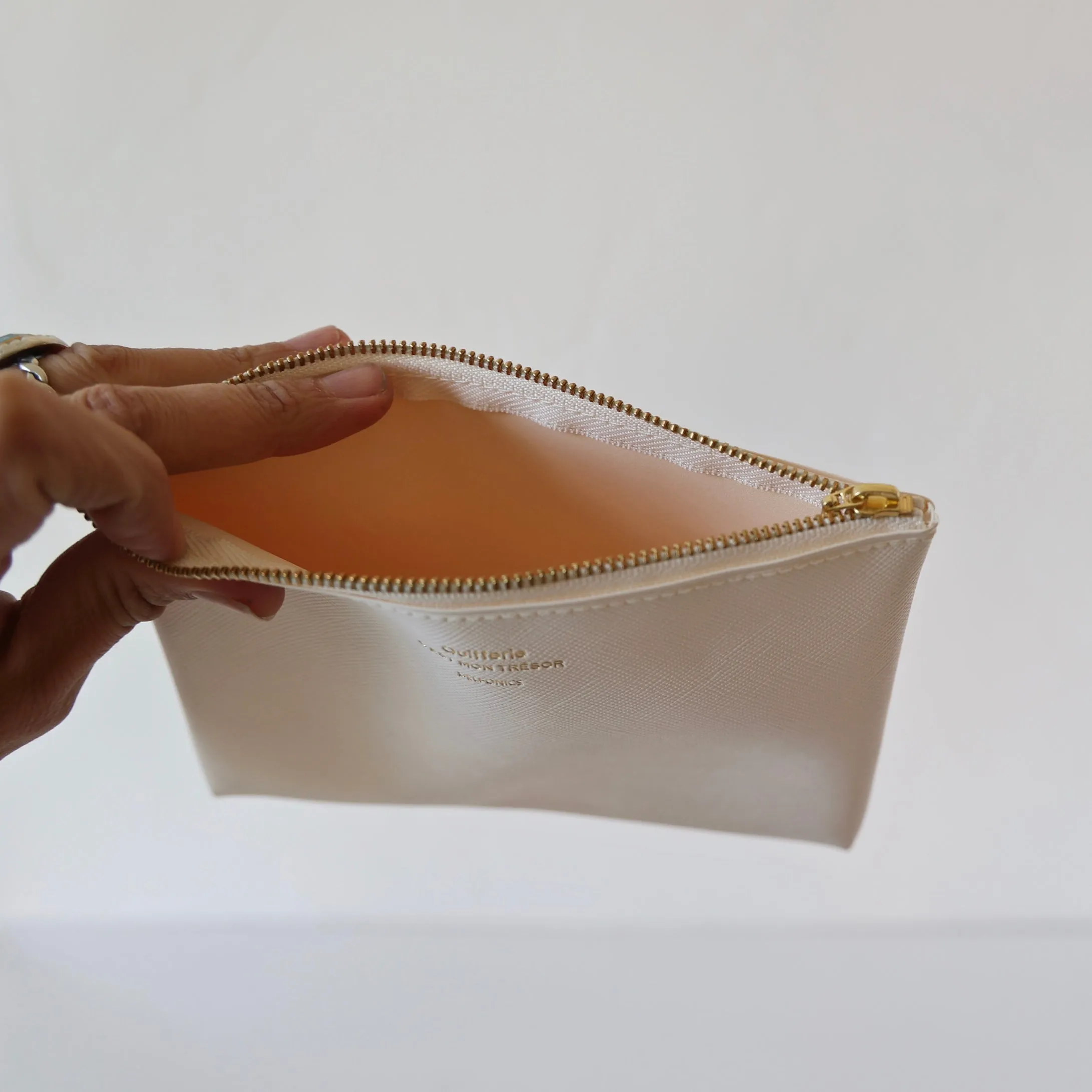 C'est Mon Tresor Zipped Pouch - 4 Colors