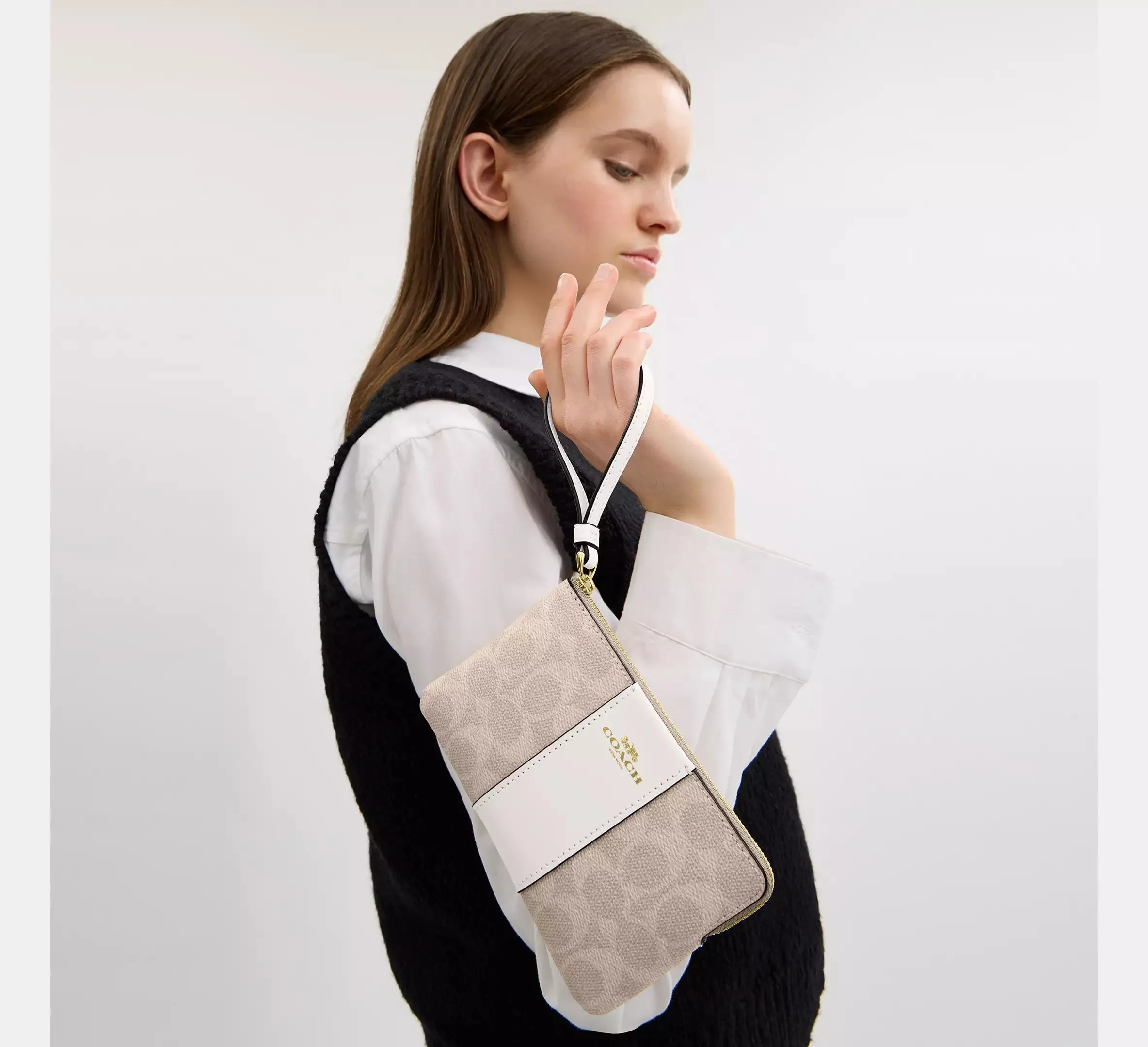 Corner Zip Wristlet In Signature Canvas