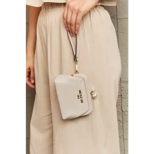 Elegant USA Pearl Coin Purse