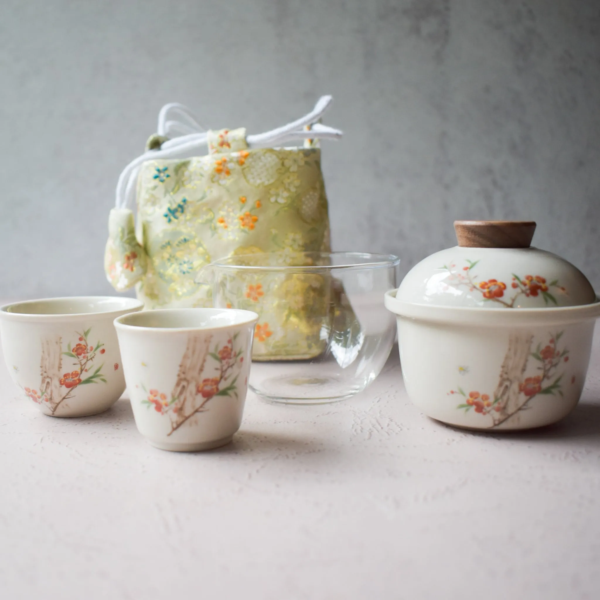 Floral Traveling Tea Set w/Carrying Bag