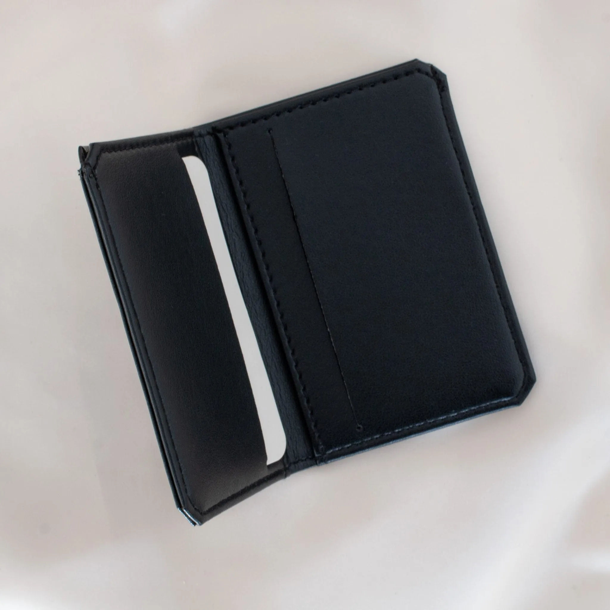 Hibiscus Vegan Apple Leather Card Holder | Black