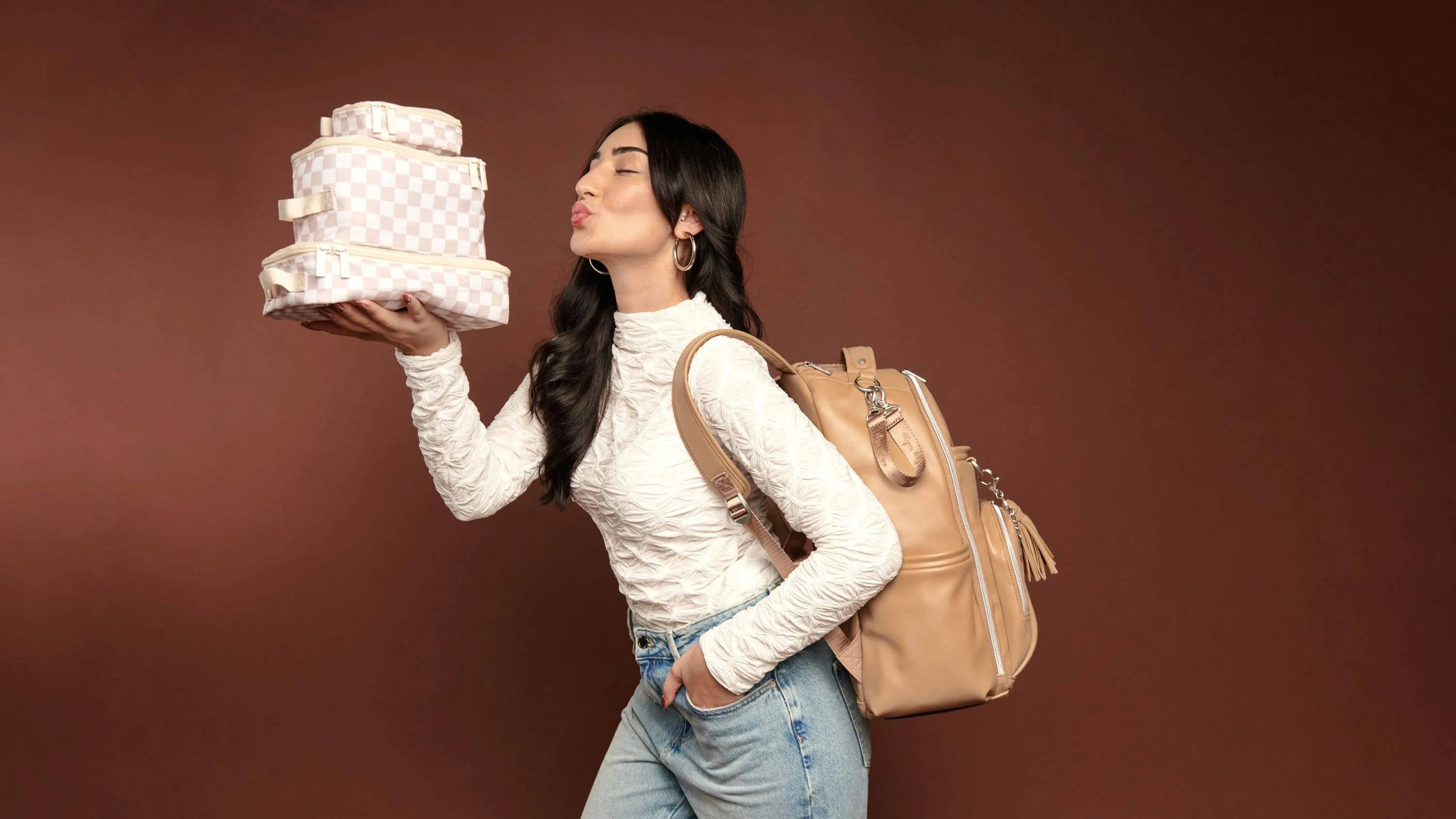 Itzy Ritzy - Pack Like a Boss™ Packing Cubes  Taupe Checkerboard