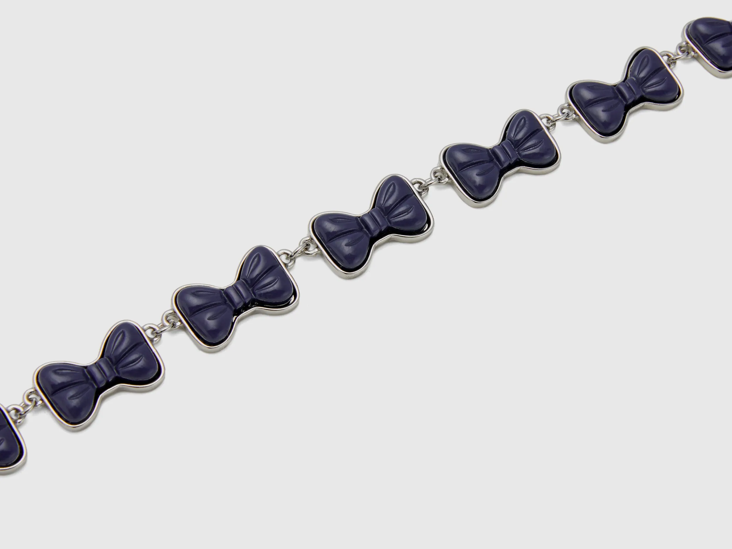 Patterned Clasp Necklace