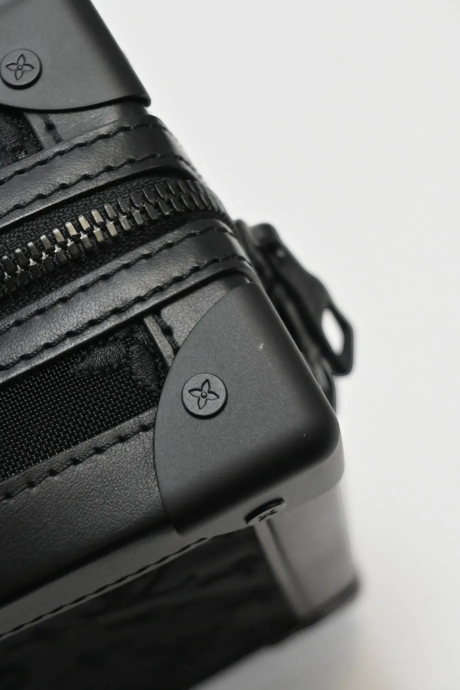 [WB5727] Louis Vuitton | Cross-Body Bag