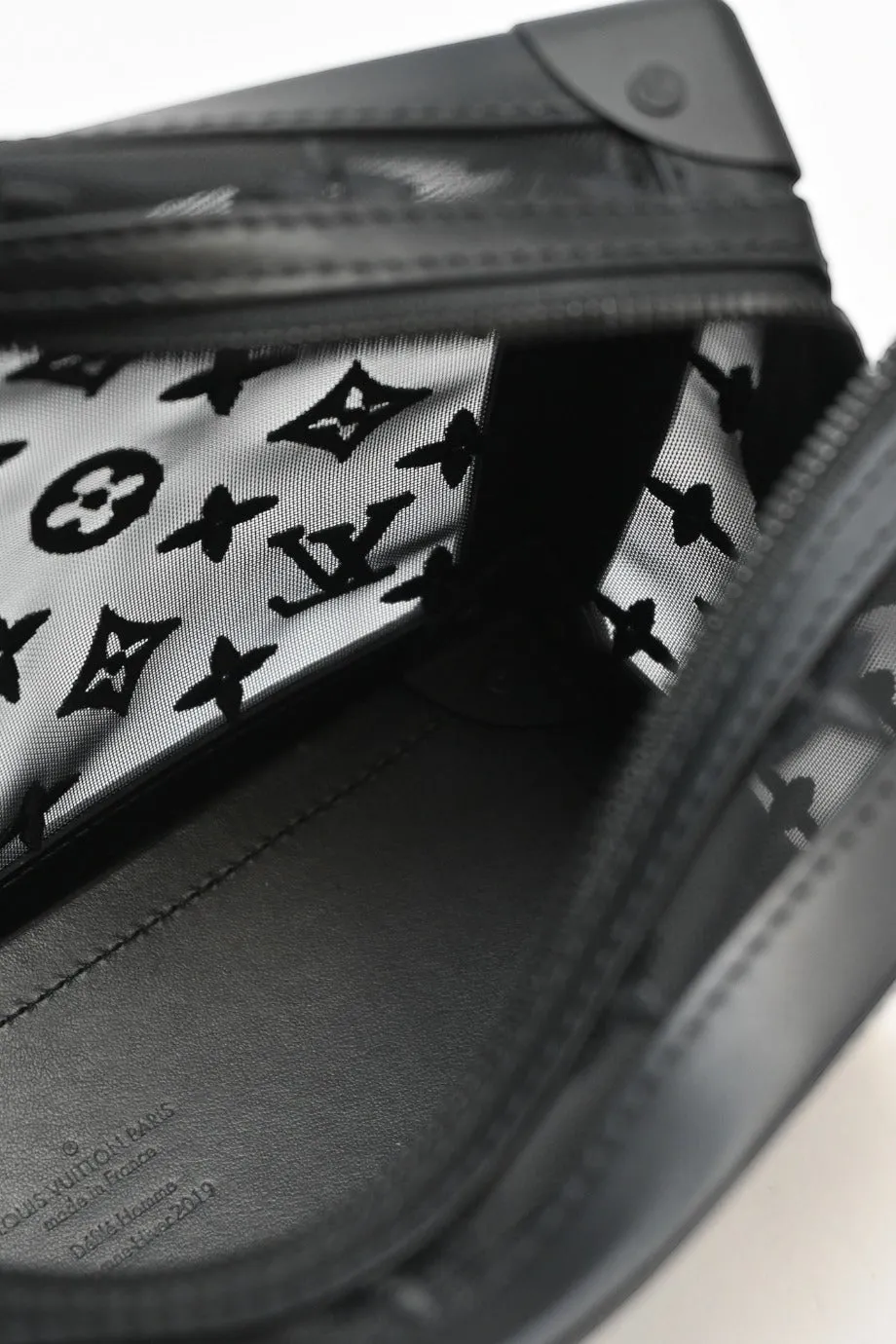 [WB5727] Louis Vuitton | Cross-Body Bag