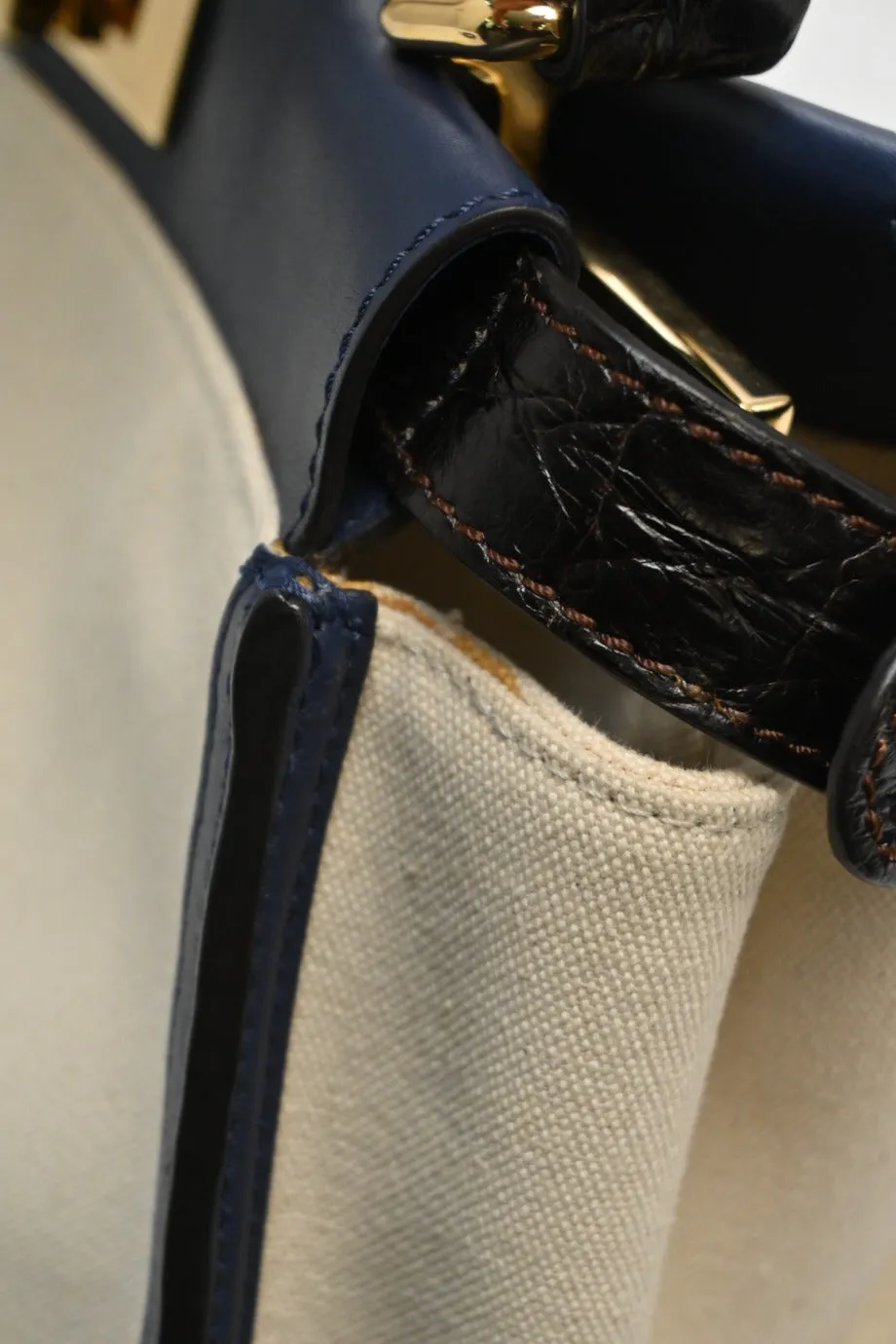 [WB5770] Fendi | Satchel