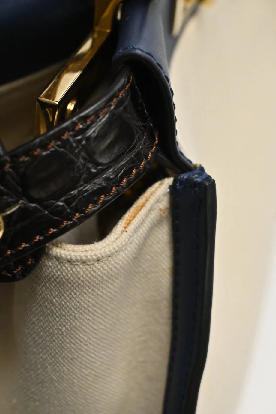 [WB5770] Fendi | Satchel