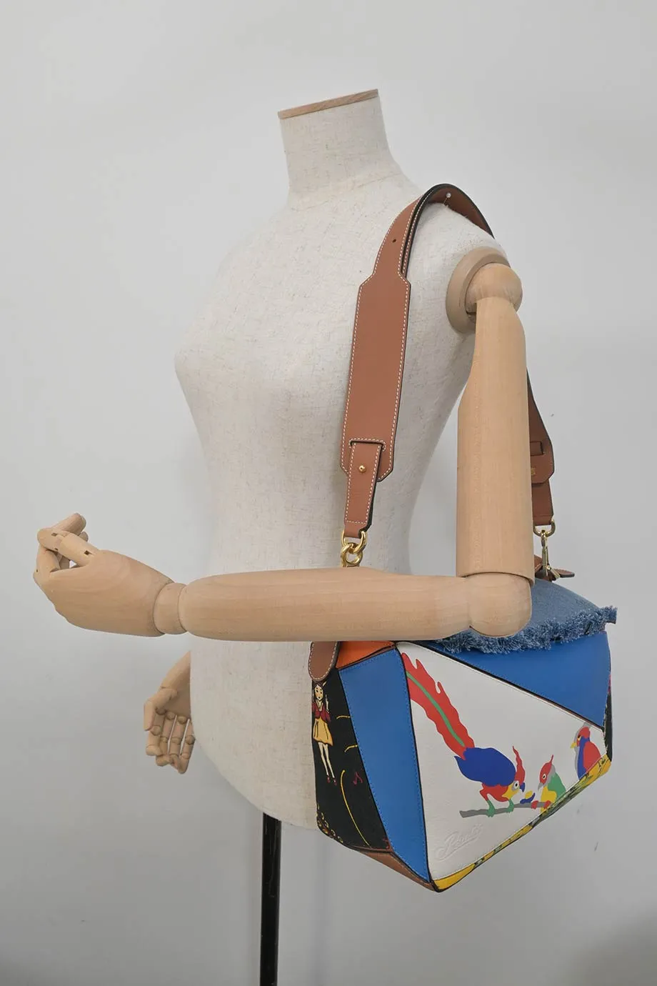 [WB7143] Loewe | Cross-Body Bag