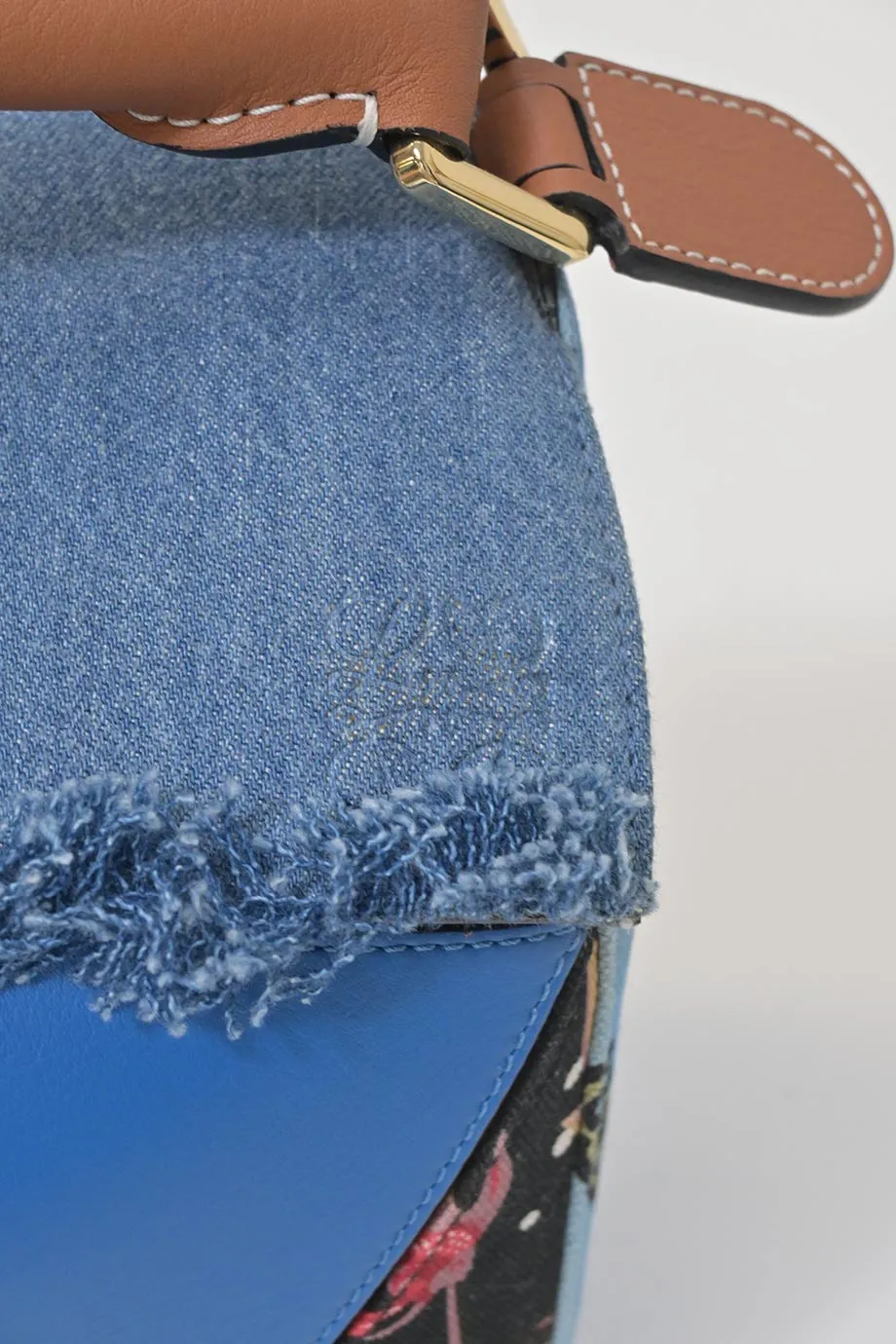 [WB7143] Loewe | Cross-Body Bag